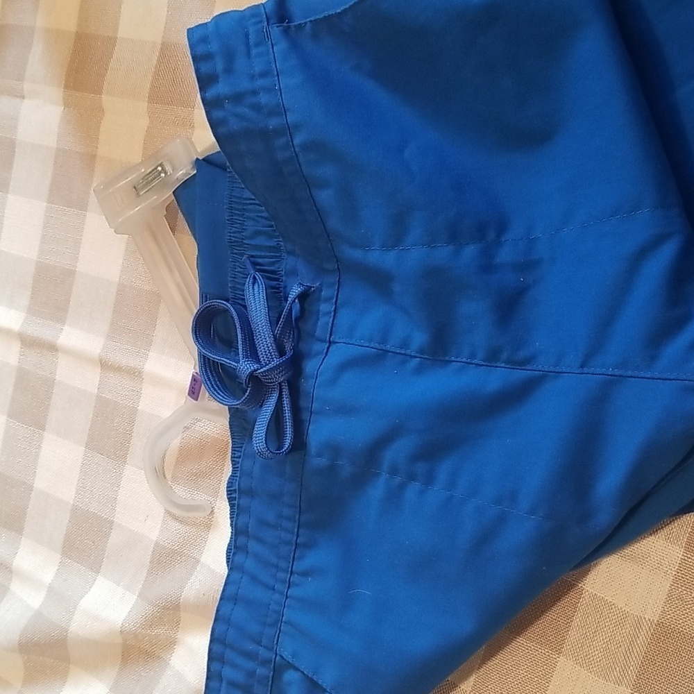 MedGear Scrub Set - Picture 5 of 5